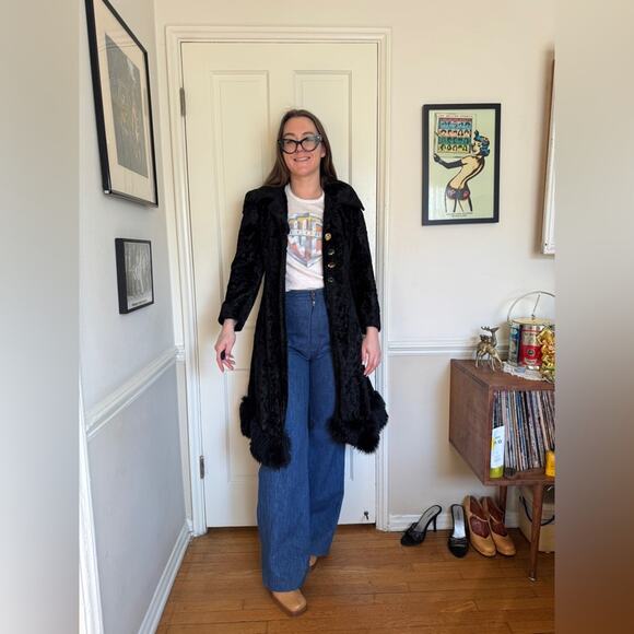 60s Vintage Black Velvet Princess Coat with Faux Fur Hem - Picture 3 of 10